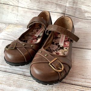 Laura Ashley Size 1 Brown Dress Shoe